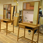 埼玉県　美容室 鏡面台　テーブル　ベンチ